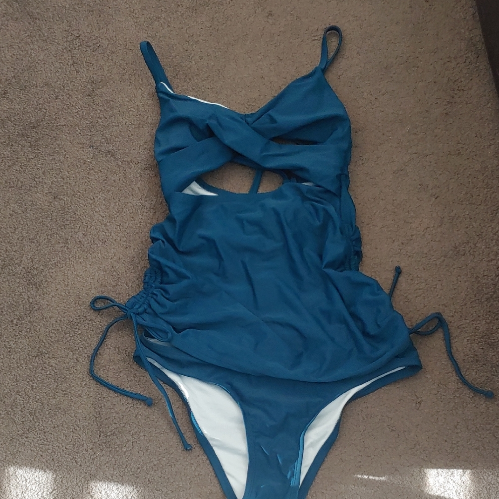 Cupshe 2 Piece Bathing Suit